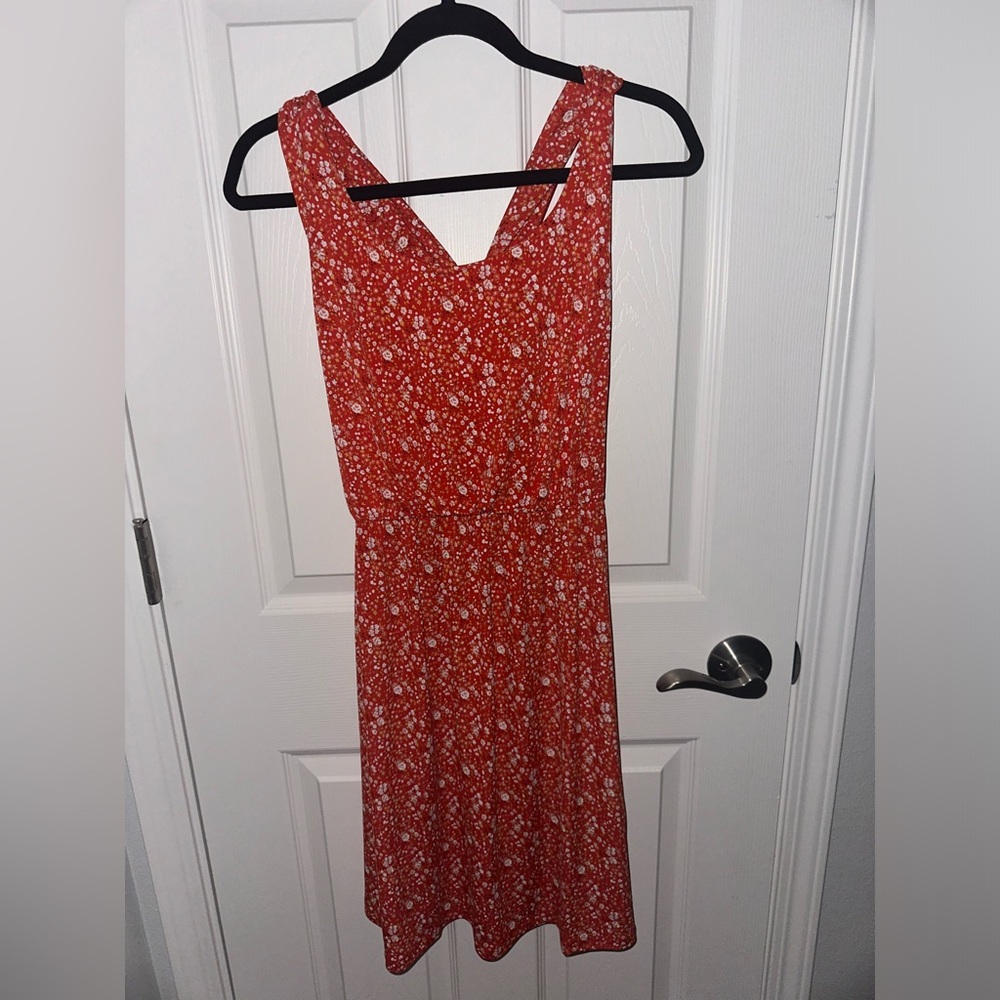 NWOT Size Medium Kaileigh Apple Red Floral Print Cross back.